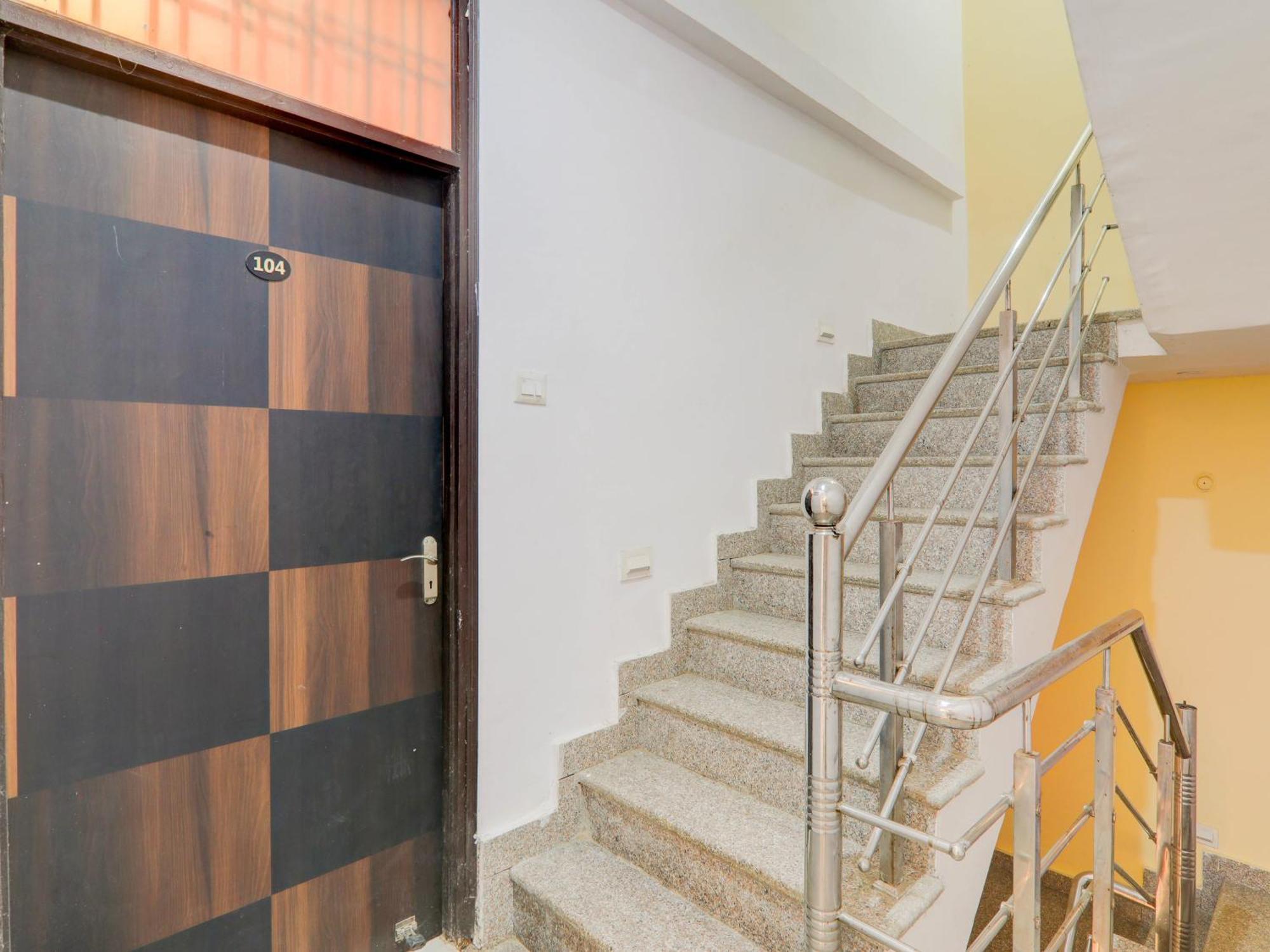 Super Collection O Kiara Guest House Lucknow Luaran gambar