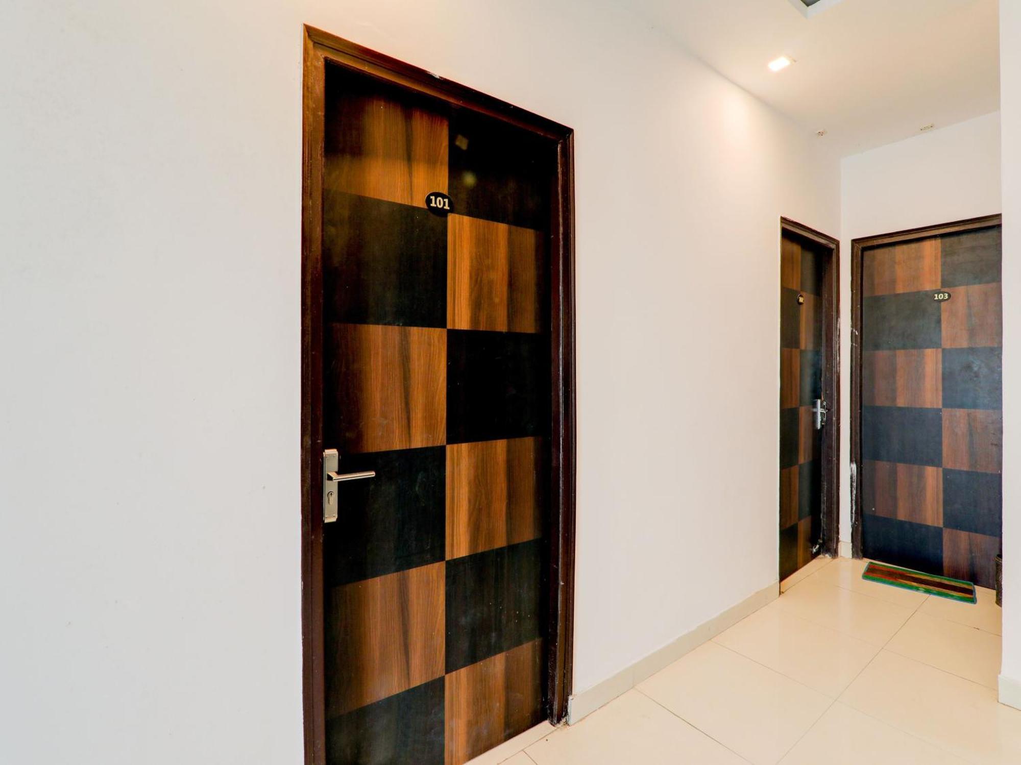 Super Collection O Kiara Guest House Lucknow Luaran gambar