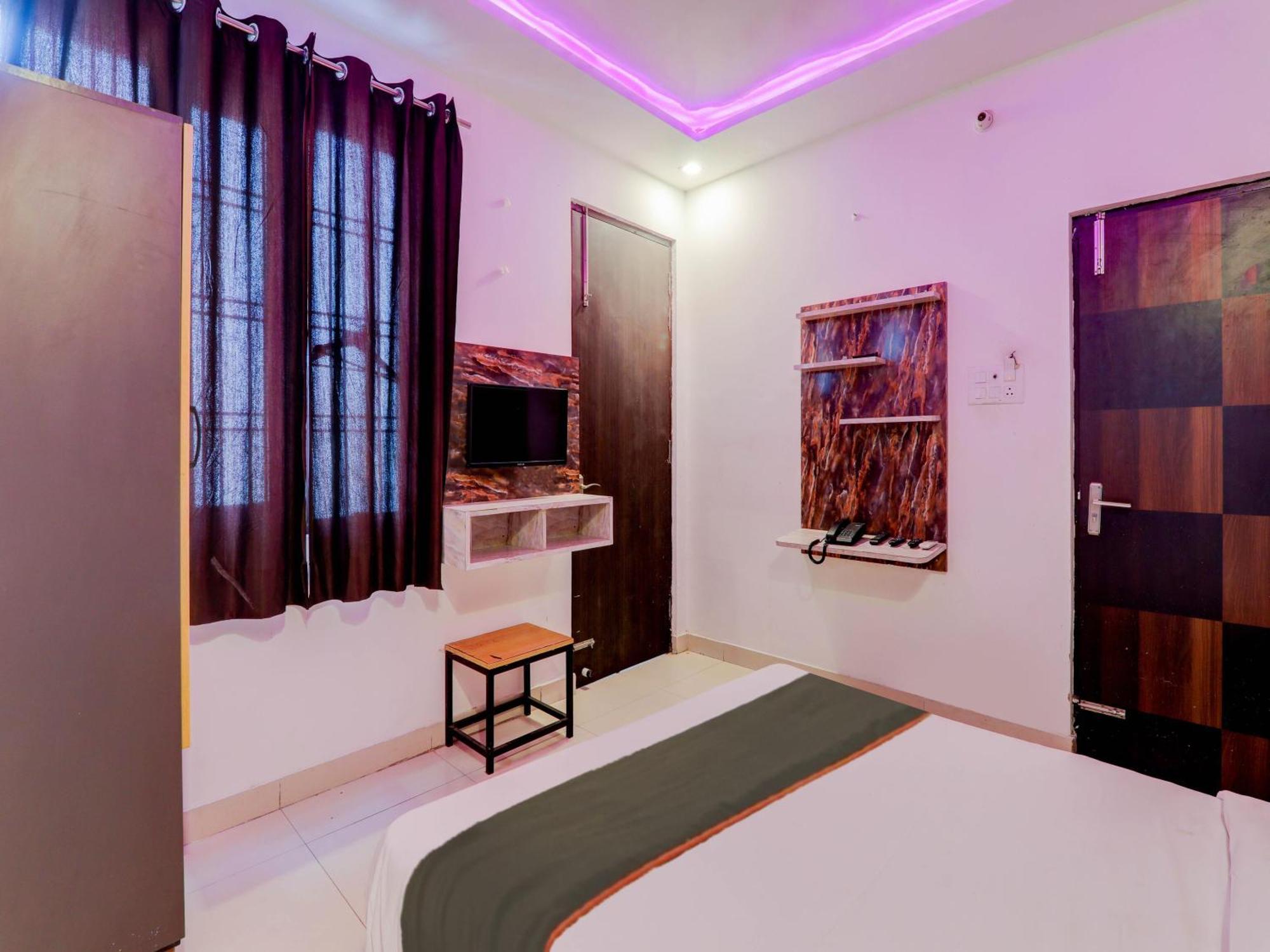 Super Collection O Kiara Guest House Lucknow Luaran gambar