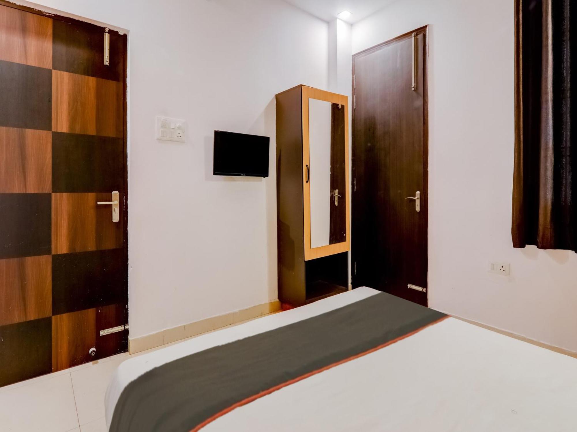 Super Collection O Kiara Guest House Lucknow Luaran gambar